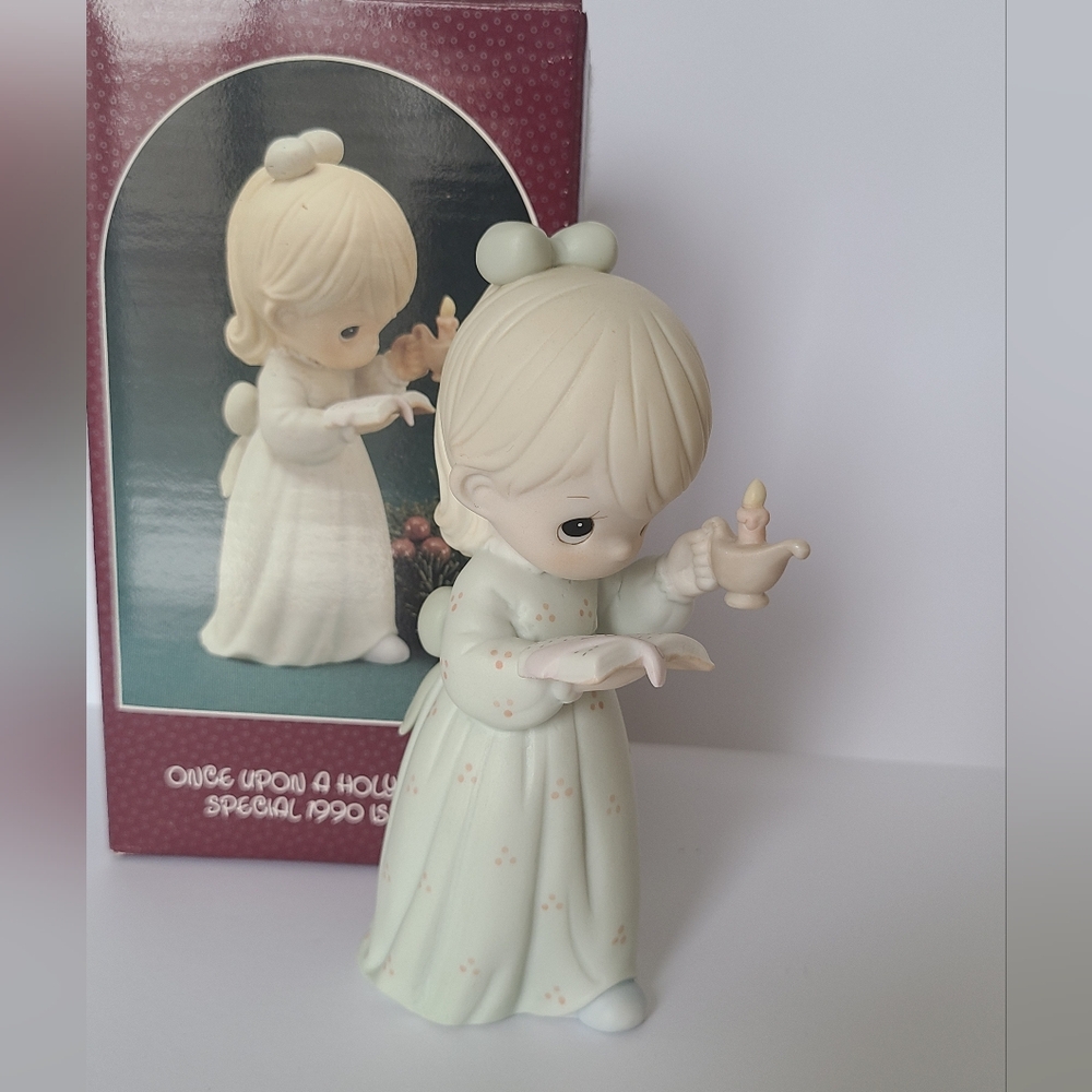 Precious Moments Special Edition Holy Night Christmas Girl Collectible Figurine